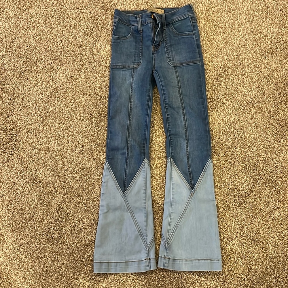 Adorable Girls Bell Bottom Jeans